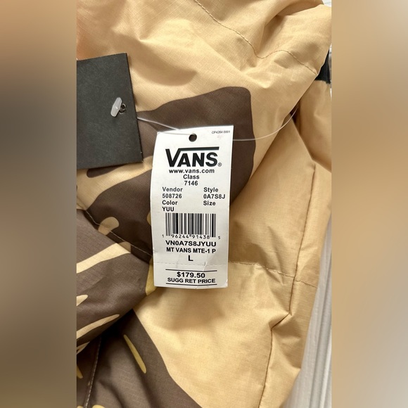 Vans Mountain jacket- this did not fit me when it arrived, still has tags - Picture 10 of 15